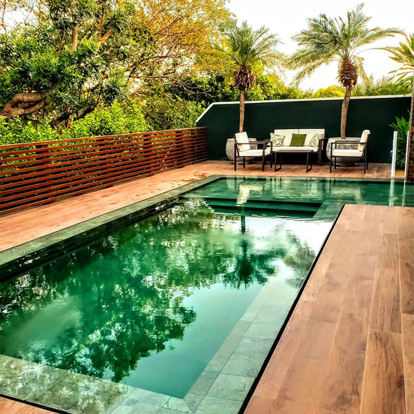 mirror pool by Thiago Borges Paisagismo