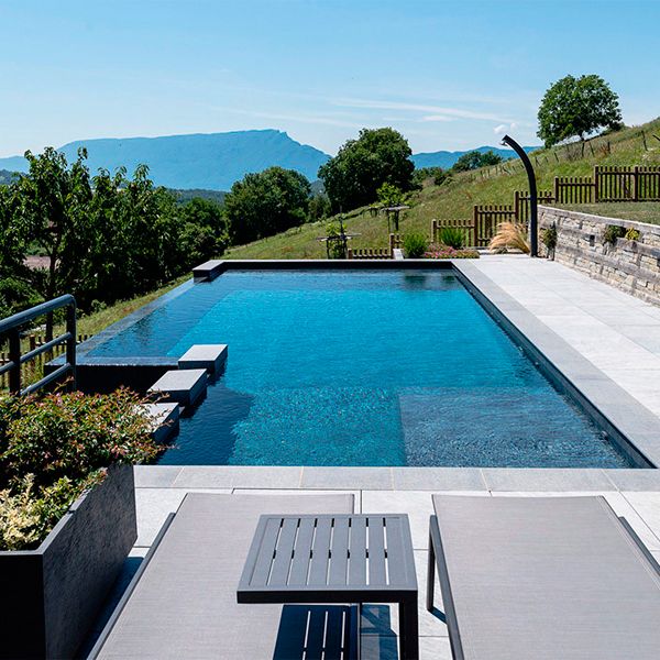 modern infinity pool by Gonthier