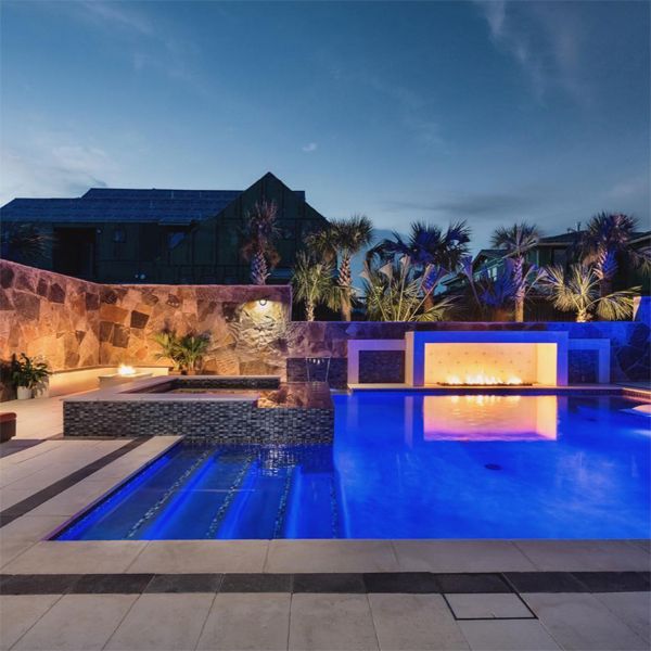 piscine spa at night, by Radelli Designs