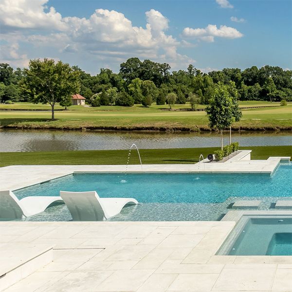 custom modern pool with spa, by Makaira Landscape Pools