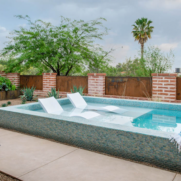 relax space in small pool