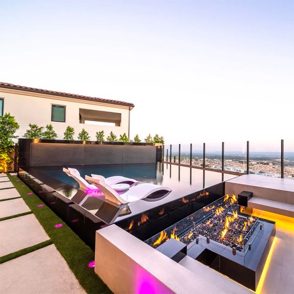 luxury infinity pool by Westmod Design