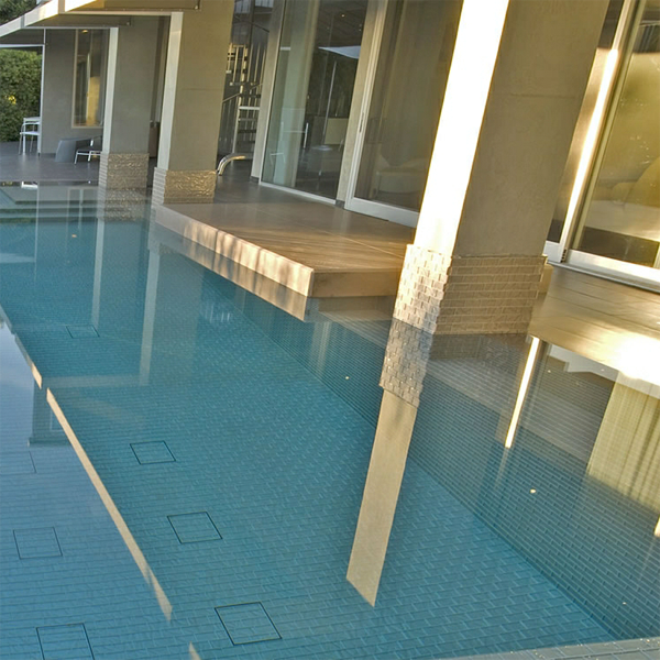 private overflow swimming pool