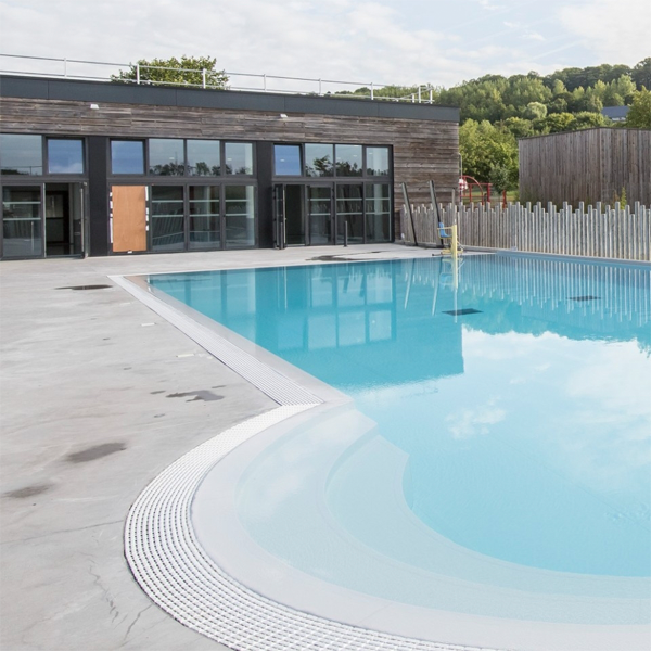 public overflow swimming pool