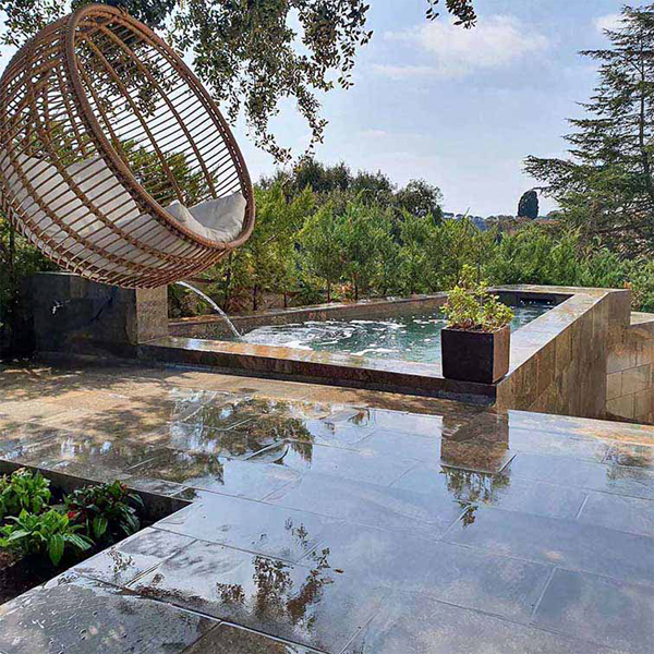above ground custom mini pool by Piscines Dream