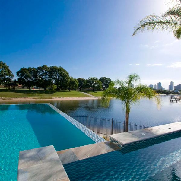 infinity pool and spa by Bali Pools