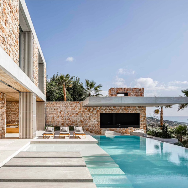 infinity pool design and house architecture by Beef Architekti