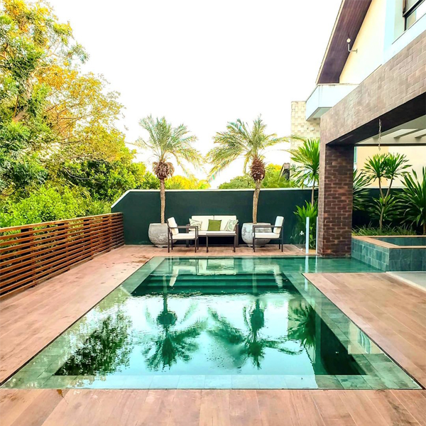 mirror pool by Thiago Borges Paisagismo