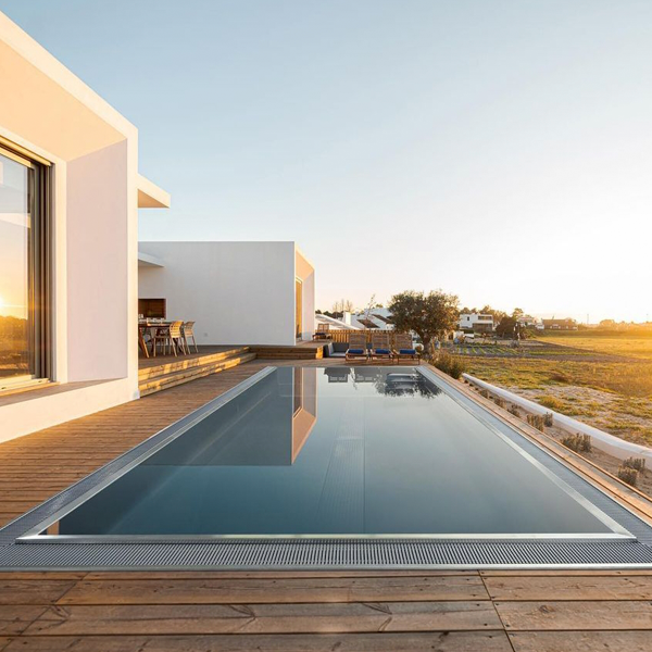inox overflow pool by Diamant Unipool