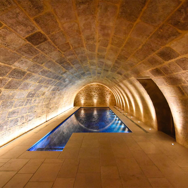 An unique indoor pool by Agretec Carrebleu