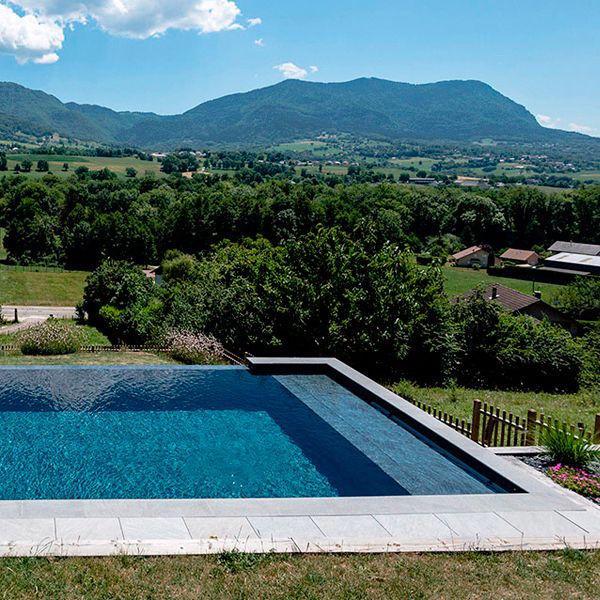 modern infinity pool by Gonthier