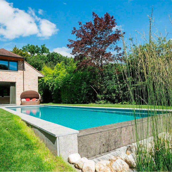 overflow pool by Aquavano