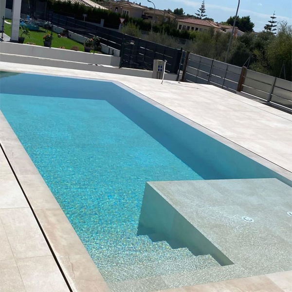 overflow mini pool by Piscines Illes Balears