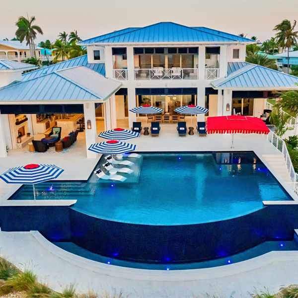 custom infinity pool with spa by D´Asign Source