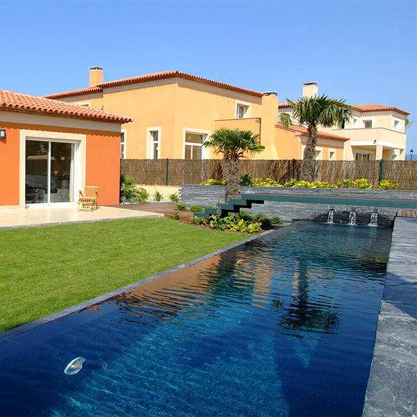 overflow dark swimming pool