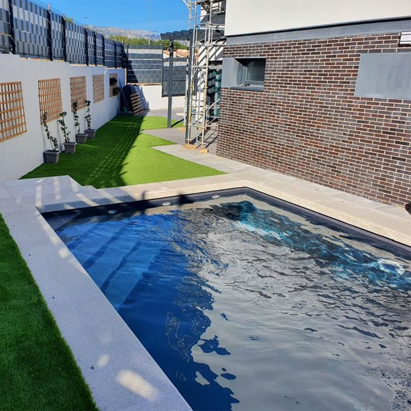 private pool by Piscinas Jegumar