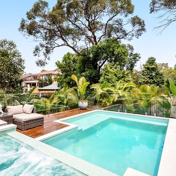 private pool and elevated spa by Trayd Pools