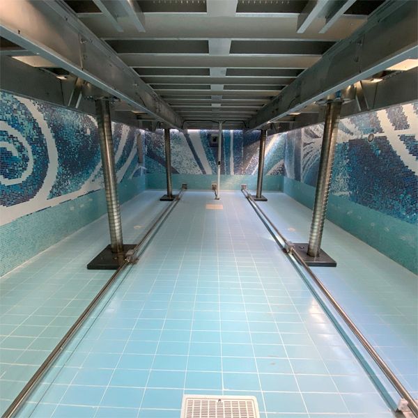 Interior of a swimming pool with moviable floor, by Unik Pools