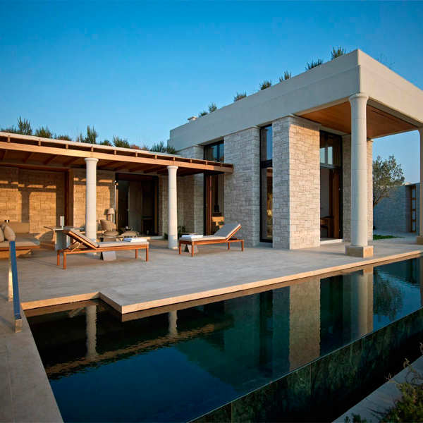 dark colored overflow pool