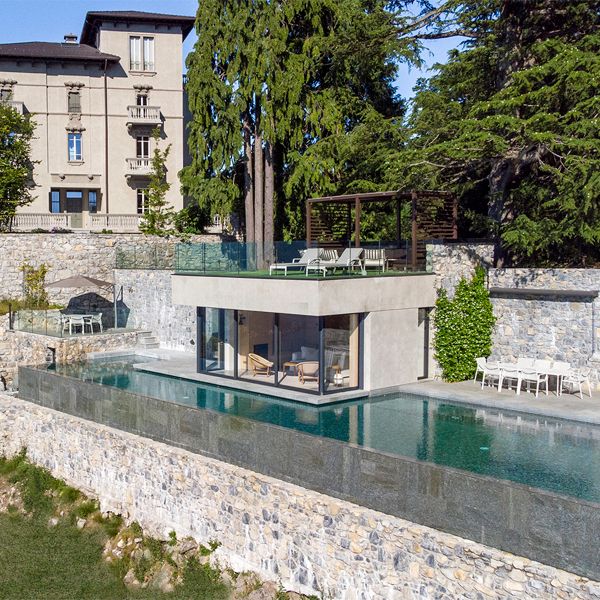 private infinity pool in a project by Andrea Meirana, in Lake Como
