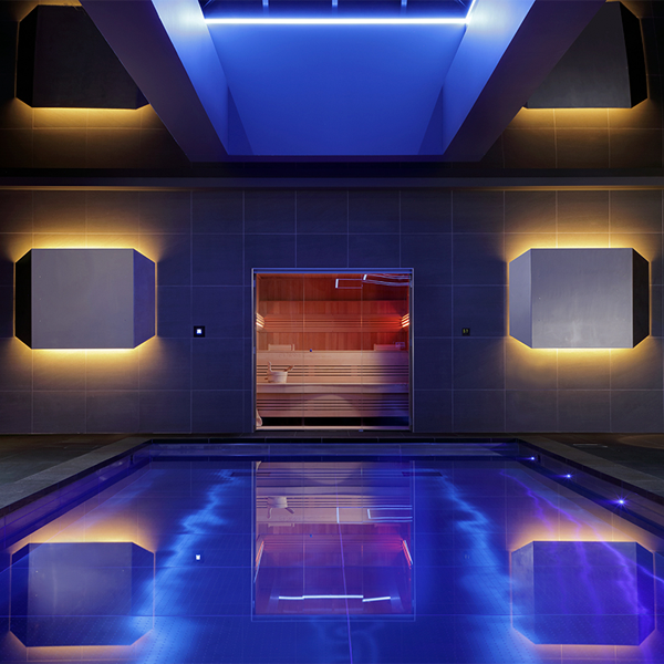 stainless steel pool and spa by Whitewaters