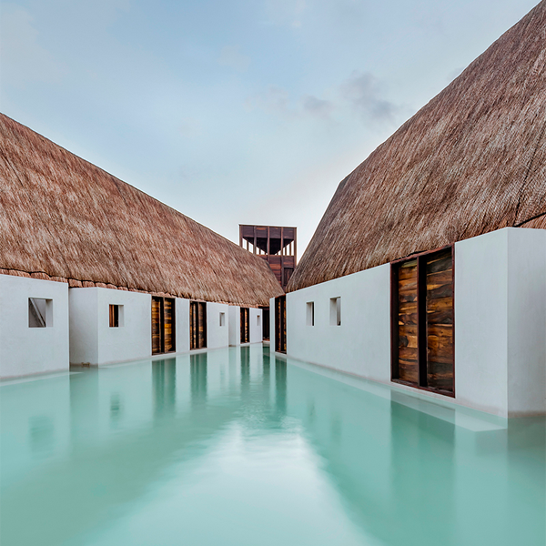 hotel pool by EMP Arquitectos