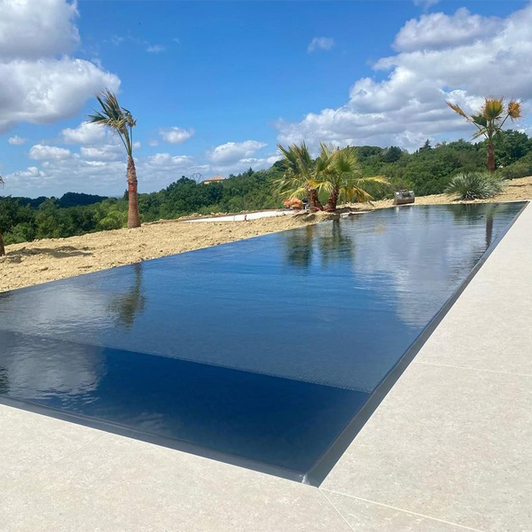 infinity pool in an ar-quo project