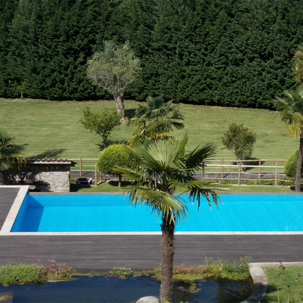 infinity pool by Piscinas do Norte