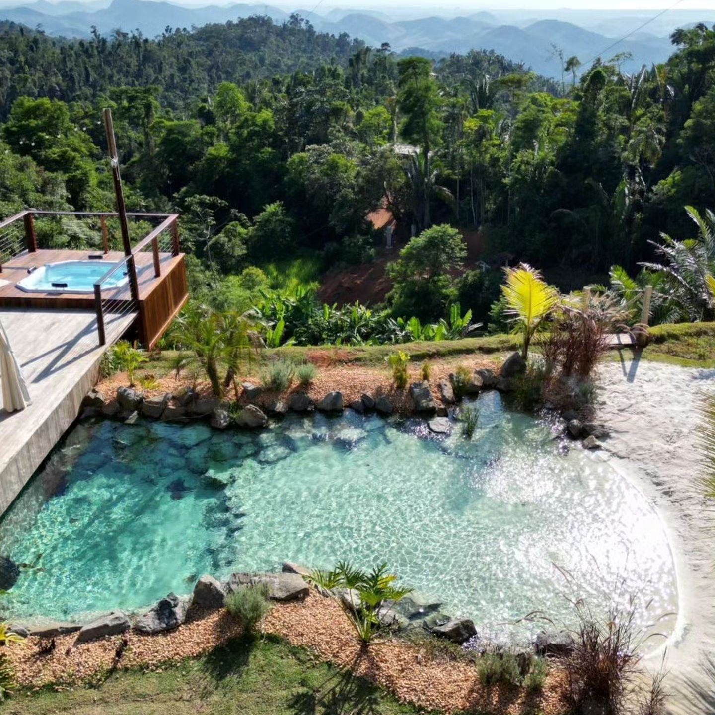 Beach-style biological pool project, by Life Ecossistemas, for Casa Grand Valley, in Domingos Martins, in the middle of the mountains