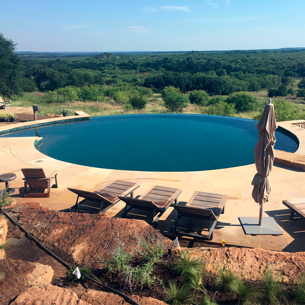 rounded black infinity pool