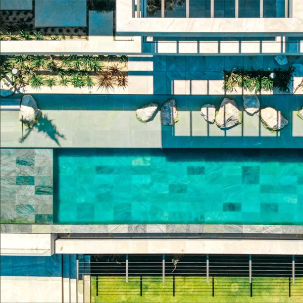 infinity lap pool in a project by Antonio Garcia-Ruiz