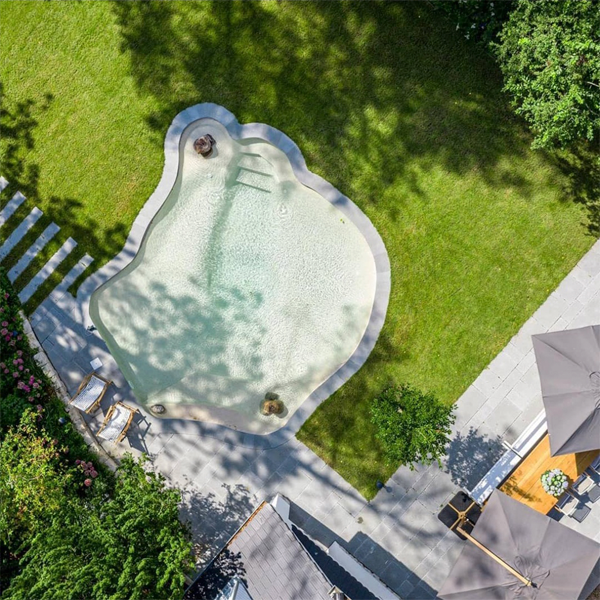private custom pool by Rambow Pool Design
