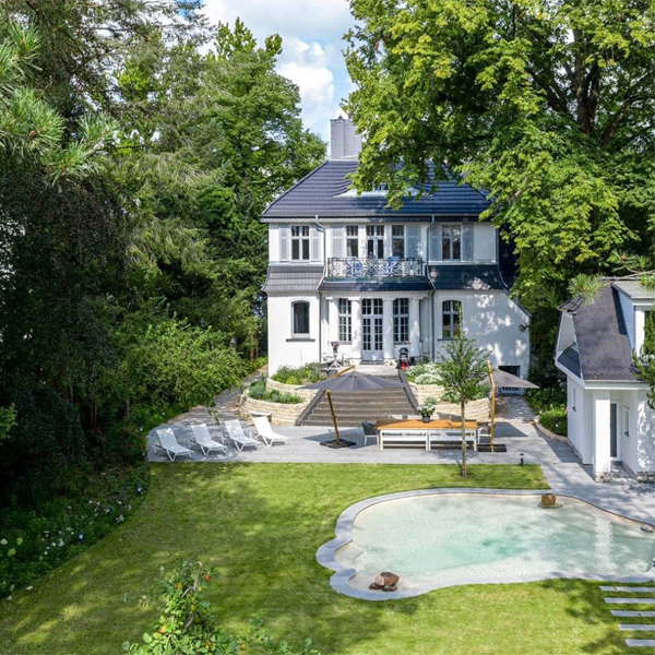 private custom pool by Rambow Pool Design