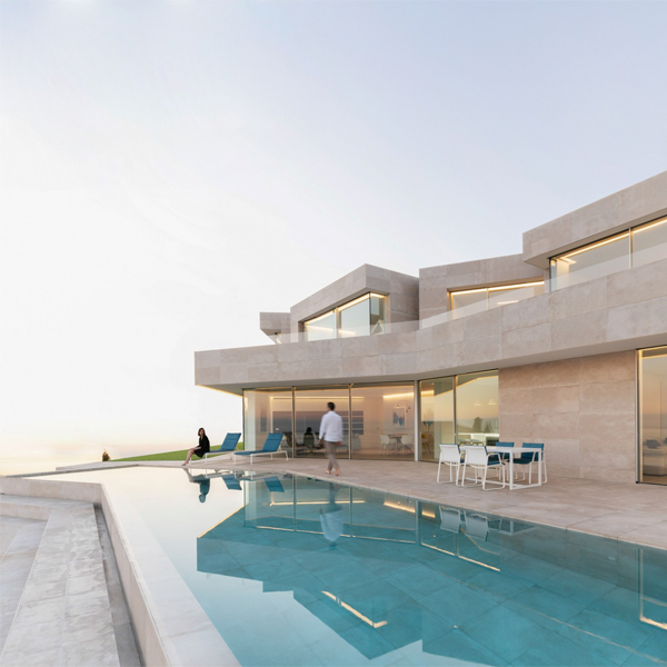 Large private infinity pool by Angel Fito Estudio