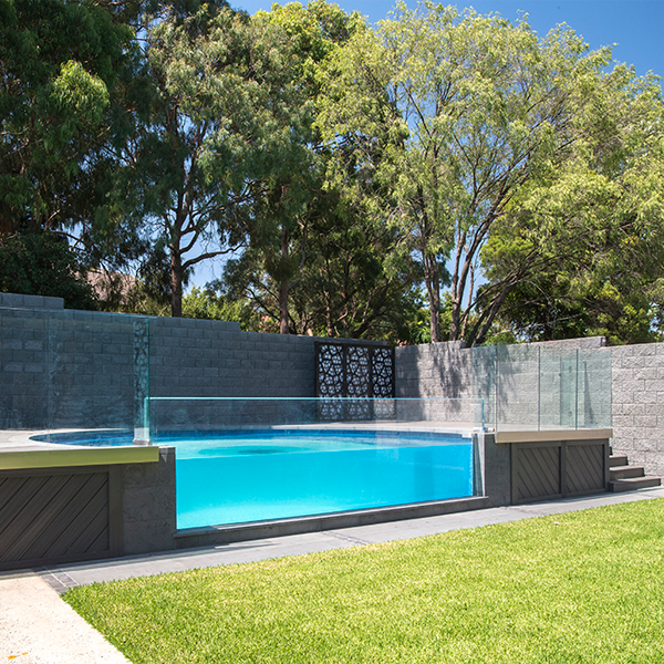pool window in round pool by Personal Pools