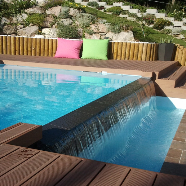 Infinity Pool and decking by Delembre Desjoyaux