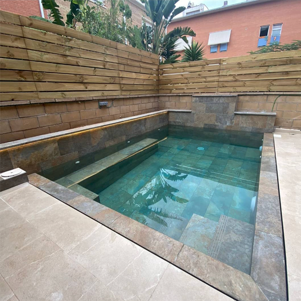 private pool and porcelain tile par Piscinas Nanu