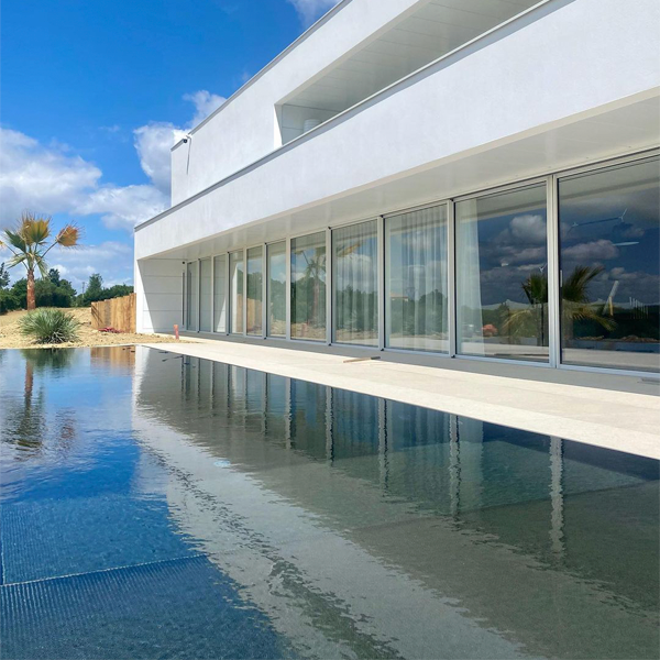 infinity pool in an ar-quo project