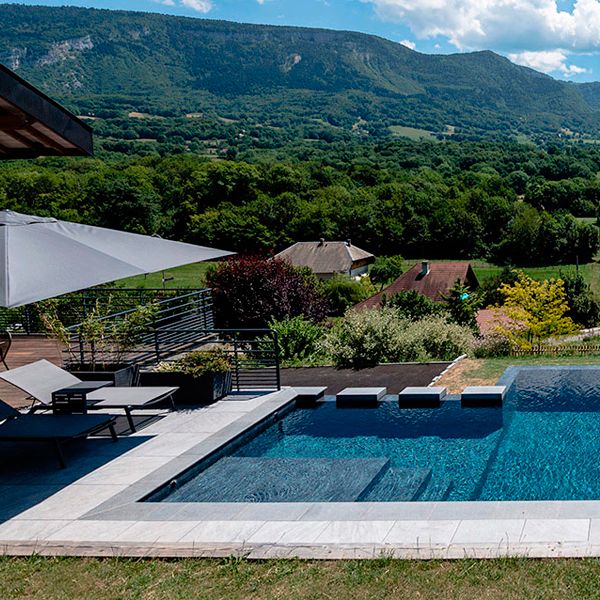 modern infinity pool by Gonthier