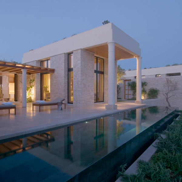dark colored overflow pool