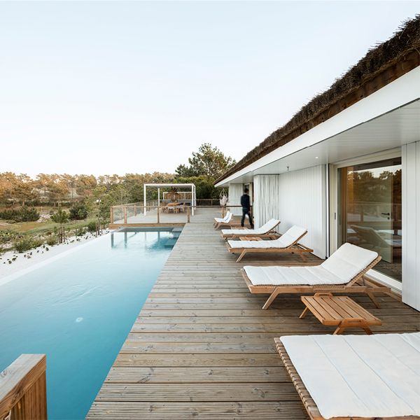 infinity pool in a project by Pereira Miguel Arquitectos
