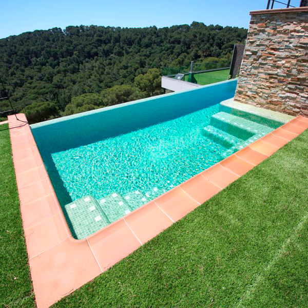 overflow green pool
