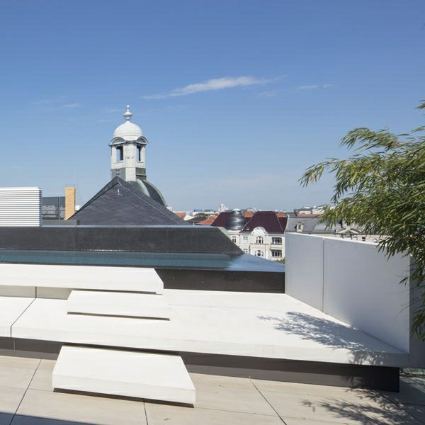 black infinity pool in a rooftop