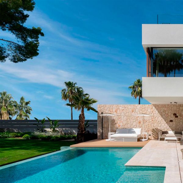 private infinity pool in a project by Jaime Salvá