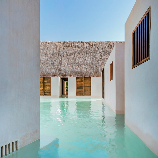 hotel pool by EMP Arquitectos