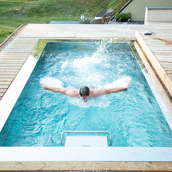 training in a mini steel pool by Spaflo