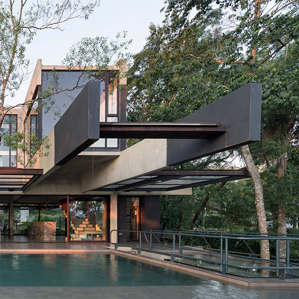 unique pool by Bauen