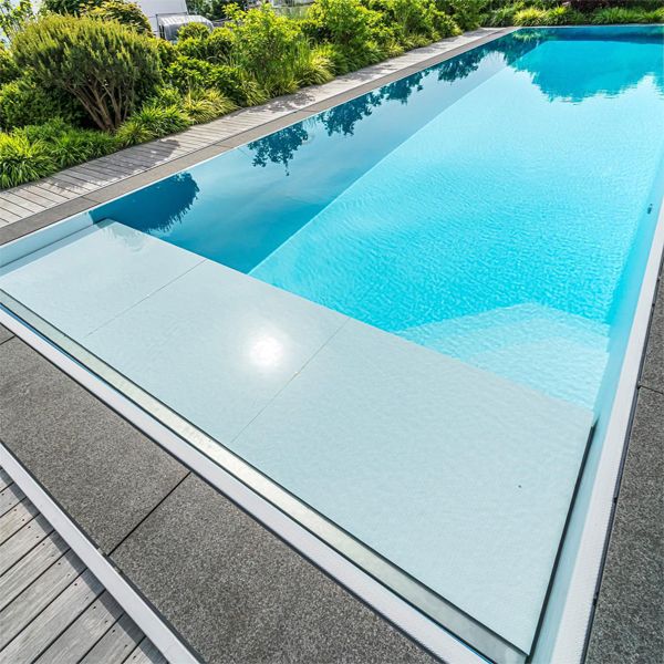 steel infinity pool by Kuehne Pool Wellness