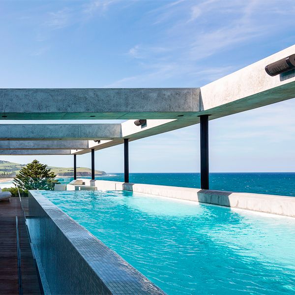 above ground infinity pool in a project by Futureflip