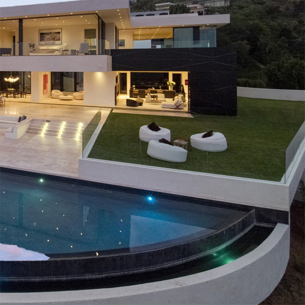 suspended round pool by McClean Design